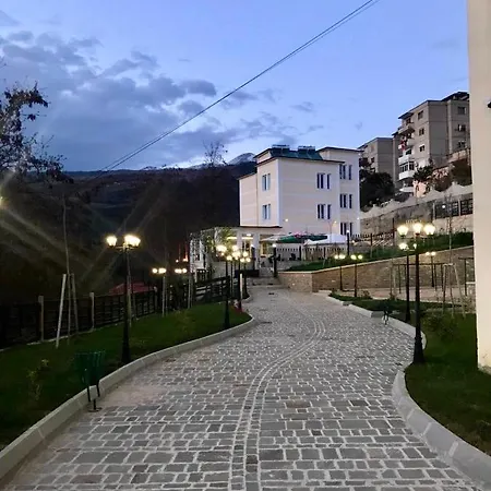 Hotel R *